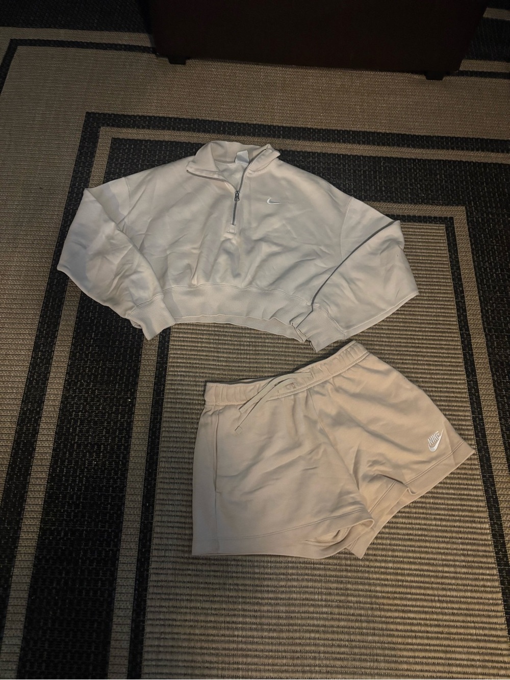 Nike Women’s Cream Athletic 2pc Sweat bundle - Neutral Training Pull-On